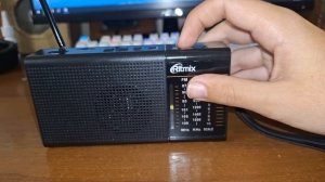 Ищем AM радиостанций с помощью радиоприёмника из DNS.
Список радиостанций в описании.