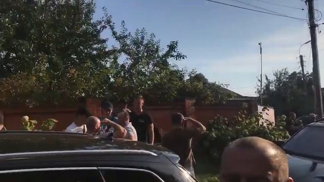 14 серпня. Кандидат Борис Приходько стягує "тітушек" (зйомка) смотреть онлайн