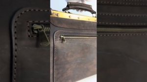 Craffty "Кристофер 2" - обзор классического кожаного саквояжа