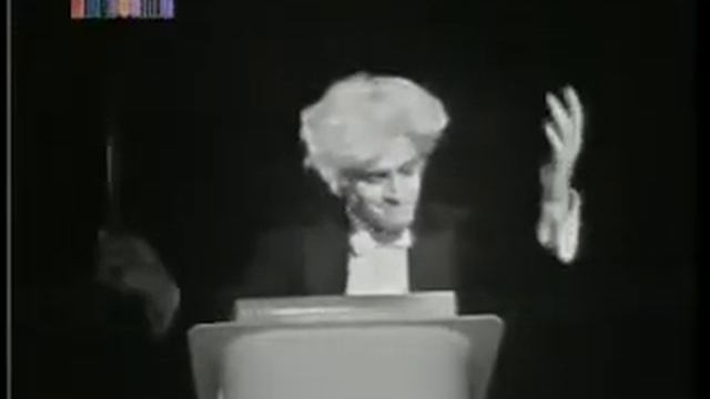 Enrico Montesano direttore d'orchestra (1975) смотреть онлайн