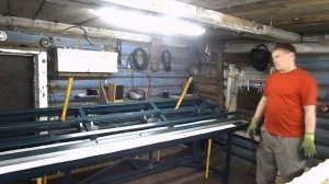 Работа с отрезной машинкой на листогибе ЛГС 26