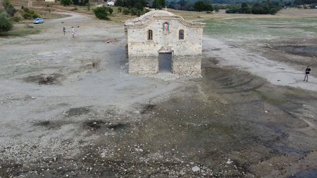 Потопената църква до Язовир Жребчево от въздуха и от вътре. смотреть онлайн