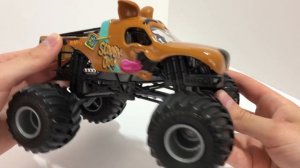 Opening Big Hot Wheels Monster Jam Trucks!