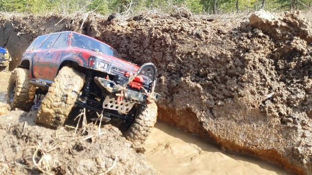 Приключения на грязевом бездорожье для RC машин: 4RUNNER, Bronco смотреть онлайн