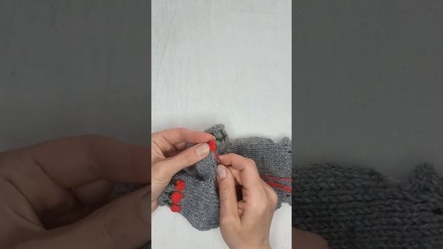 Вышиваем цветы на комбинезоне. Мастер-класс по вязанию лягушки. French knots. Frog knitting pattern смотреть онлайн