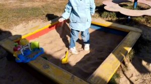 Прогулки в сентябре песенка.