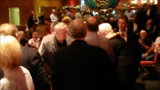 Tommy Smith enters to YNWA - tribute night at the Devonshire House Hotel, Liverpool смотреть онлайн