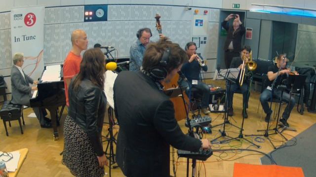 Rufus Wainwright and Pink Martini perform 'Kitty Come Home' on Radio 3's In Tune смотреть онлайн