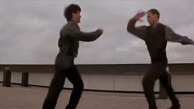 Who Am I - 1 vs. 2 Roof Top Fight Scene ( feat. Jackie Chan ) смотреть онлайн