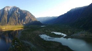 Весна в Алтайских горах. Устье реки  Чулышман,  южный берег Телецкого озера.