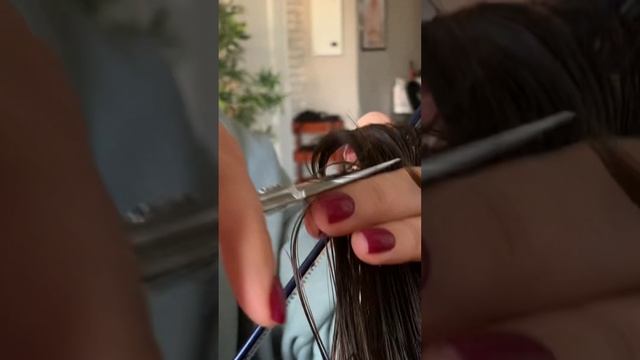 👀 Смотрите новое видео! 🎥
Давайте вспомним стрижку гарсон! 💇♀️✨