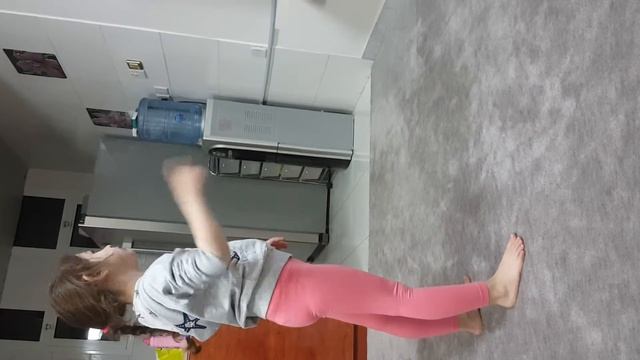 Lamar .prendre un enfant dans la main смотреть онлайн