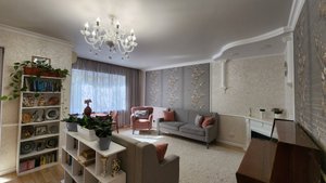 Продается 5-комнатная двухуровневая квартира в г. Симферополь