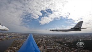 ТУ-95МС "Медведь" в сопровождении истребителей СУ-35С.
