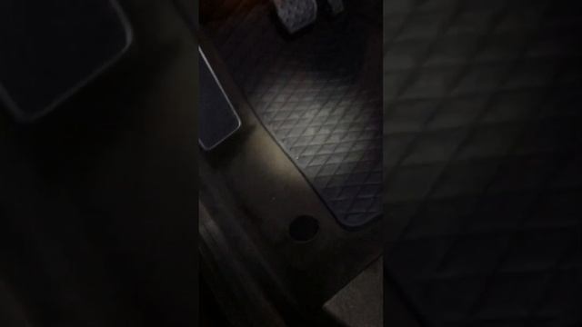 2009 Bentley continental GT how to open gas tank lid, if it does not work. And fuses location. смотреть онлайн