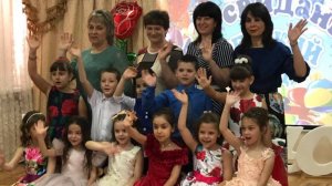 веселый танец "Красное лето" (старшая группа)