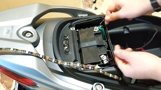 Come mettere la striscia led sullo scooter in poco tempo