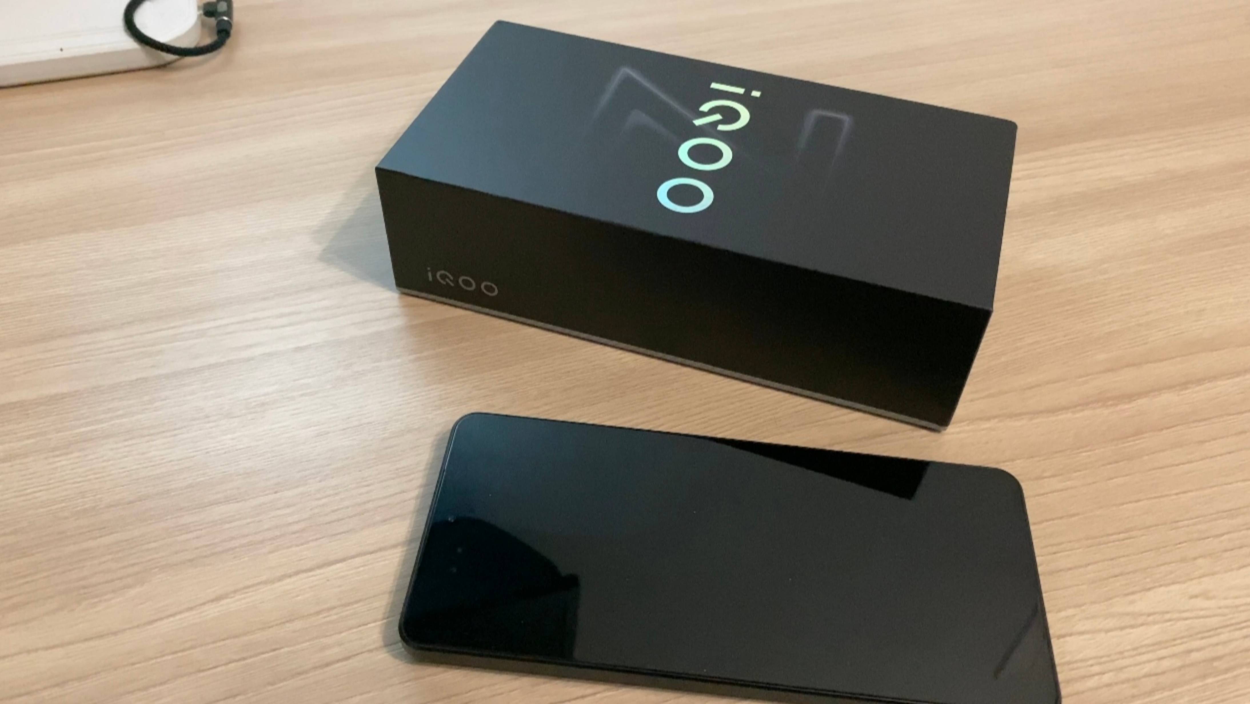 IQOO Z9 Turbo смотреть онлайн