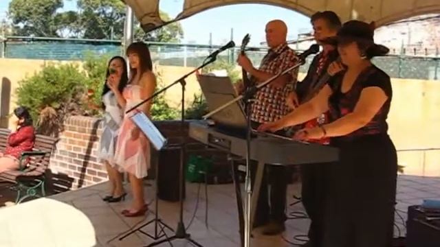 Yuki and John at Lane Cove смотреть онлайн