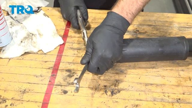 How to Replace Rear Shock Absorber 2010-2016 Cadillac SRX смотреть онлайн