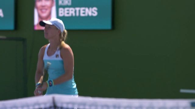 Kiki Bertens Hits The Practice Courts at the BNP Paribas Open смотреть онлайн