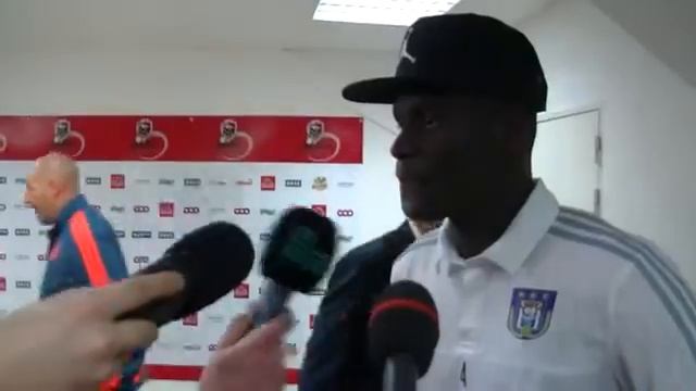 Kara Mbodj analyse la défaite d'Anderlecht au Standard смотреть онлайн