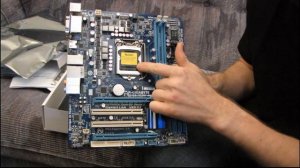 Gigabyte H55M-S2H H55 Core i3 LGA1156 DDR3 Motherboard Unboxing & First Look Linus Tech Tips