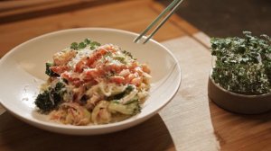 4253142-uhd_4096_2160_25fps