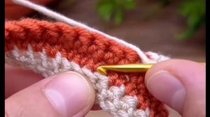 многоцветный плотный узор крючком.