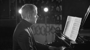 Max Richter - Prelude 6 (Live Performance)