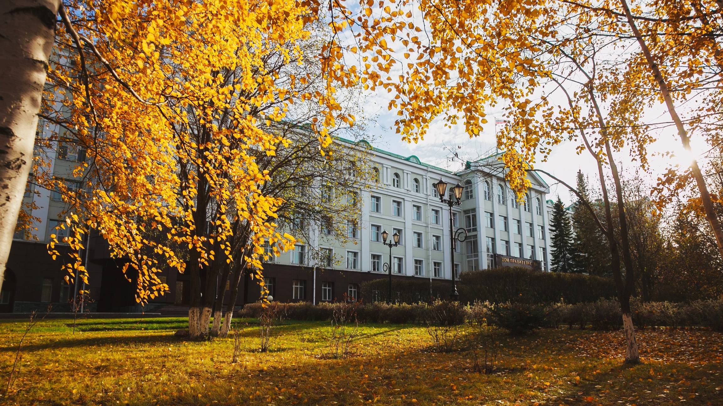 В Югре проводят реорганизацию окружных департаментов