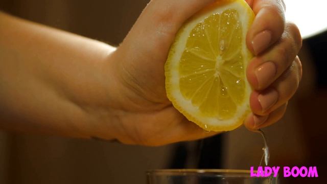 Всего за 2 Минуты получите Белые и Блестящие зубы/ Отбеливание зубов в домашних условиях смотреть онлайн