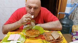 Мукбанг. Борщ, варёная колбаса и сливочный сыр. Кто и где прячет библейские артефакты.
