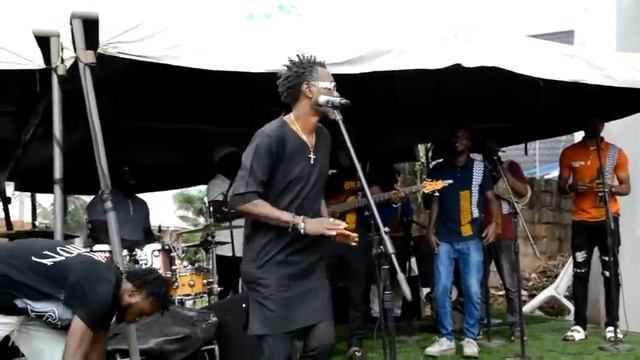 JOE MORGAN PERFORMS AS INDIAN BURGARS MOURN THEOPHILUS E OGBOI IN AGBOR смотреть онлайн