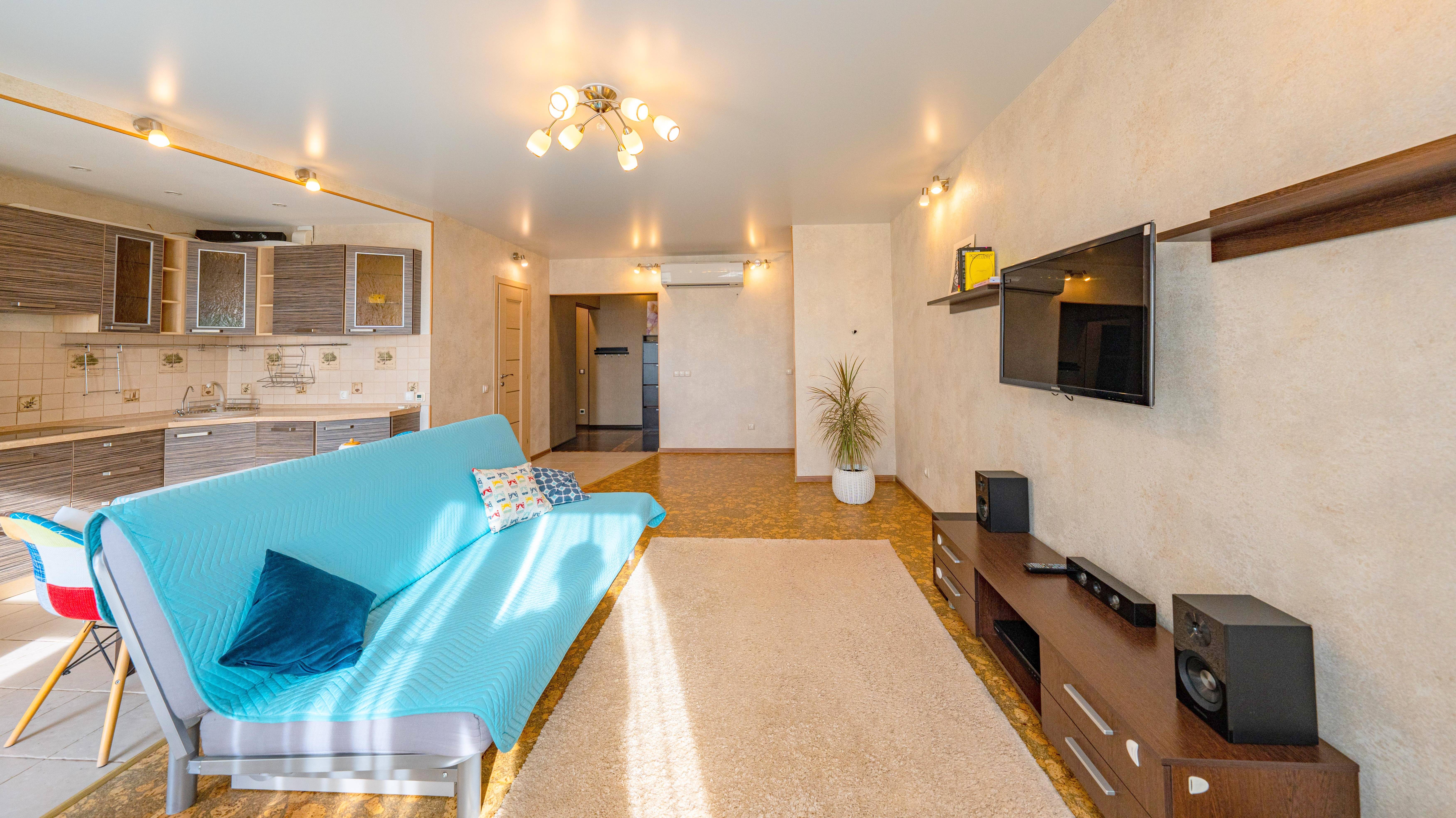 «Яркая жизнь»-  трехкомнатная квартира в самом динамично развивающемся районе города- Академический смотреть онлайн