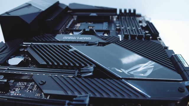 ASUS X570 ROG Crosshair VIII DARK HERO - First Look & Overview смотреть онлайн