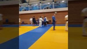 Ветераны спорта Санкт- Петербурга в начале тренировки.