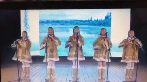 Детский фольклорный ансамбль "Сыккыс", рук. А.А.Рожина, п.Батагай, категория 11-14 лет.