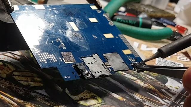 Ремонт Digma Optima 10 x702. СЛОМАЛ чужой планшет!