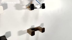 Крючок двойной Hansgrohe AddStoris 41755140, шлифованная бронза