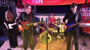 ВИА "Колизей" - г. Мурманск кавер версия песни группы Наутилус Пампилиус Скованные одной цепью