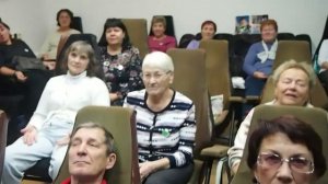 № 1671 а У президента клуба все помощники являются друзьями и подругами