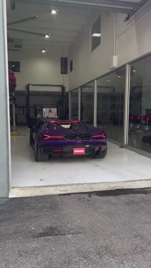 Lamborghini Revuelto