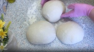 Универсальное тесто на закваске.  Пеку из этого теста хлеб и пиццу