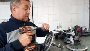 Вариатор от снегохода сломал владелец при ремонте