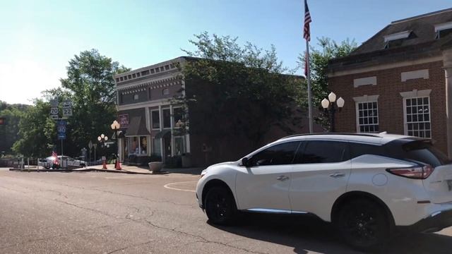 Main Square USA: Huntingdon, TN смотреть онлайн