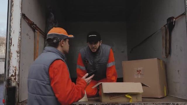 [Room Factory] КОРОЧЕ ГОВОРЯ, 24 ЧАСА РАБОТАЕМ КУРЬЕРАМИ смотреть онлайн