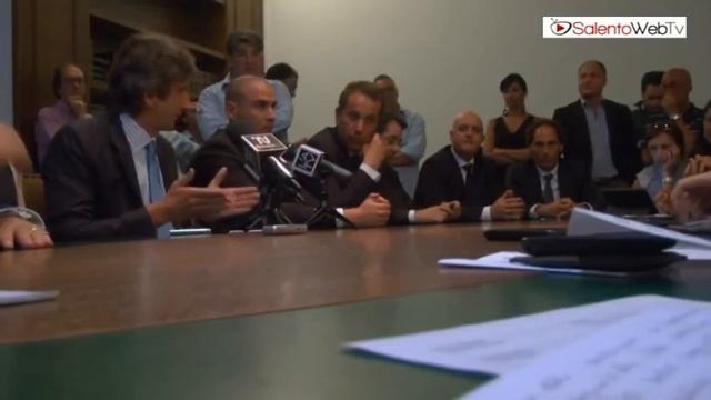 Paolo Perrone presenta la sua giunta: "Lavoreremo tutti per il bene di Lecce" смотреть онлайн