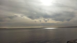 Спокойное озеро Смолино и чайки)