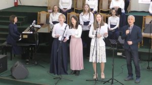 "Я под сенью креста".